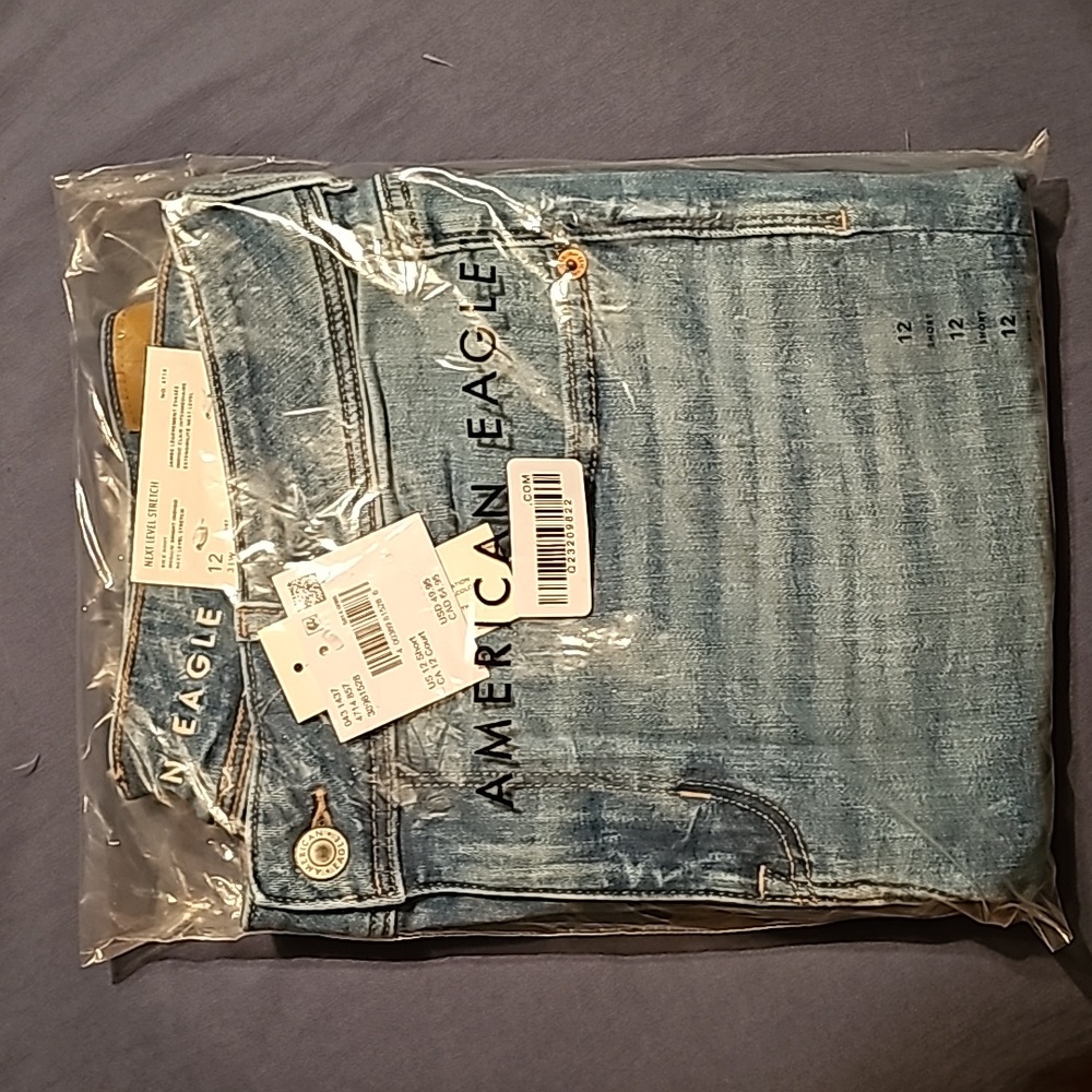 American Eagle Next level Stretch Kick Boot Jeans Size 12 short never worn